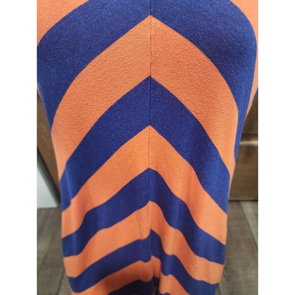 LuLaRoe Classic T Tee Shirt Top Size XS Orange Blue Wide Chevron Stripes Zigzag - Picture 2 of 5